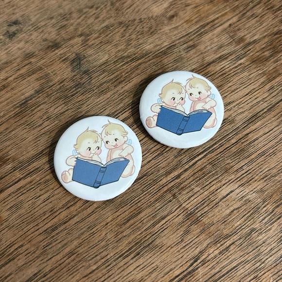 BRANDY MELVILLE *Bundle/8* Pins & Stickers Reading Buttons - Picture 4 of 7